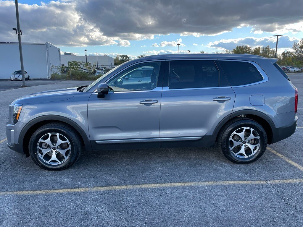 2020 Kia Telluride EX photo 3