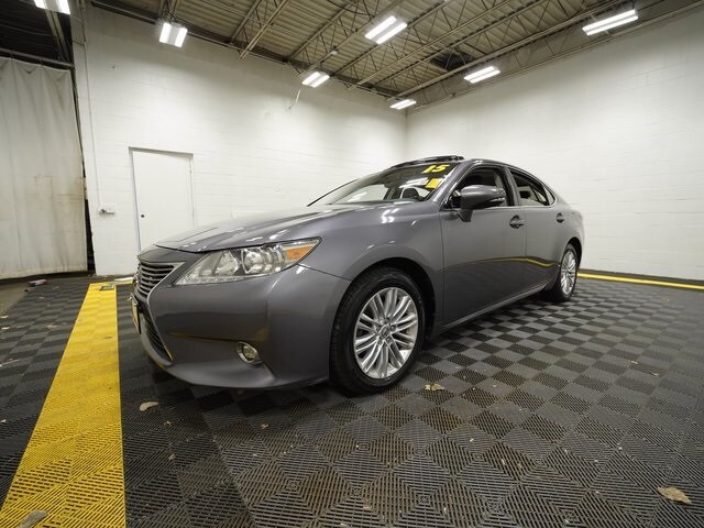 2015 Lexus ES 350 photo 2