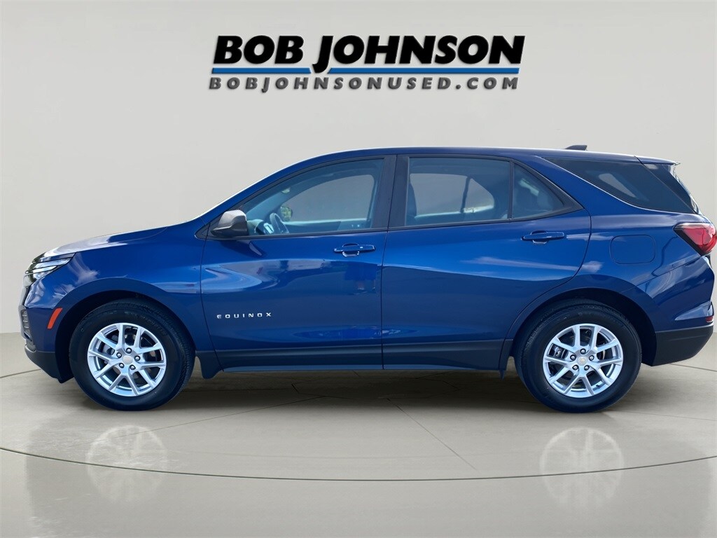 2022 Chevrolet Equinox LS photo 4