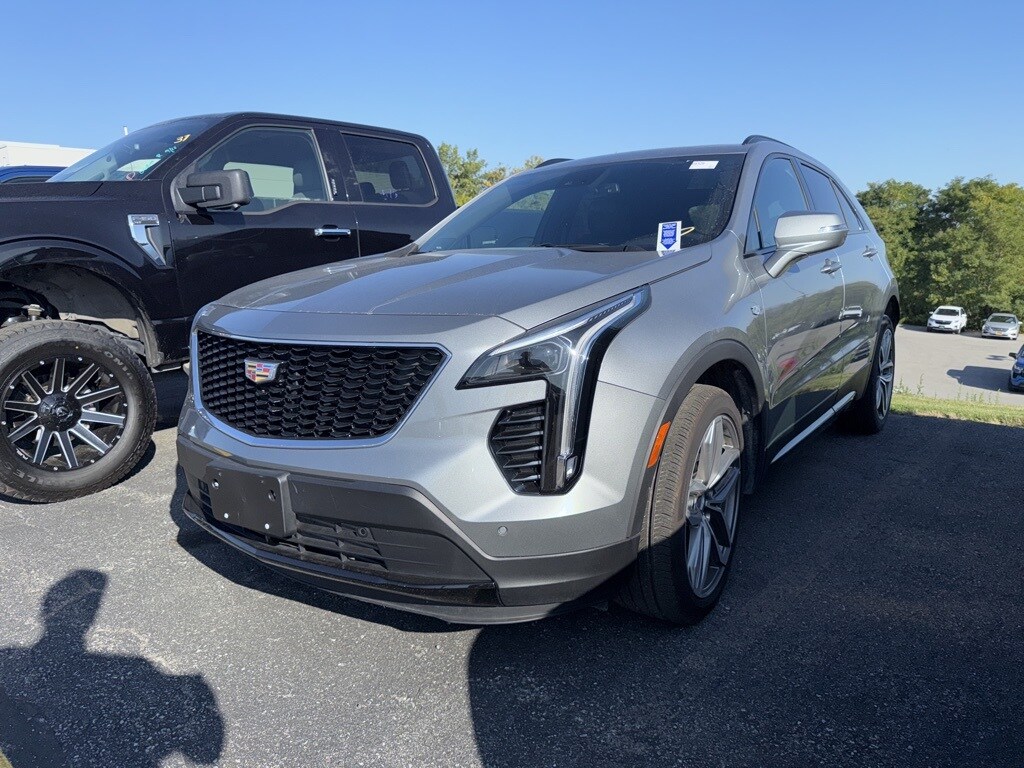 2023 Cadillac XT4 Sport photo 3