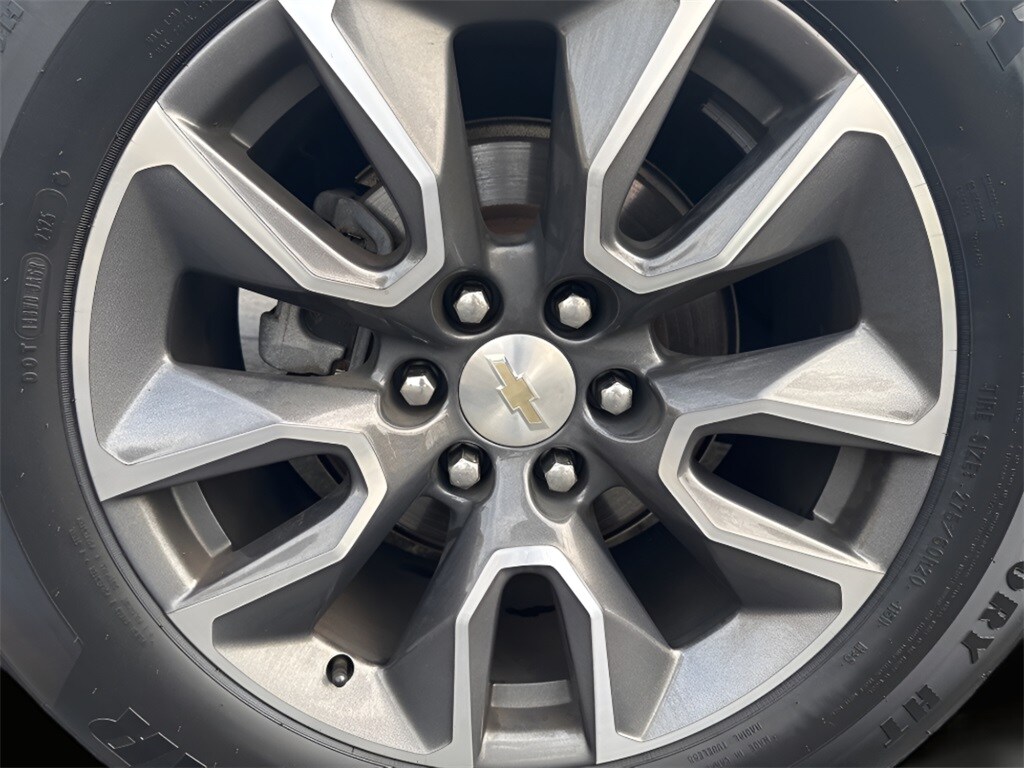 2021 Chevrolet Tahoe LT photo 3