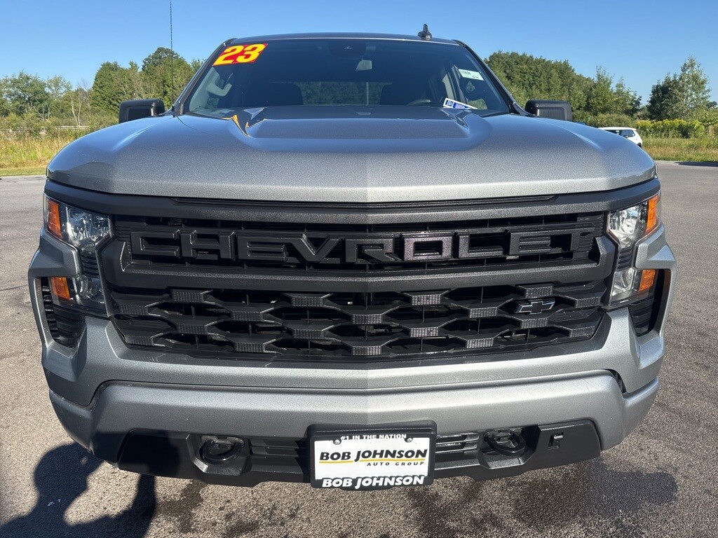 2023 Chevrolet Silverado 1500 Custom photo 2