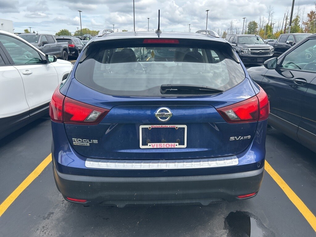 2018 Nissan Rogue Sport SV photo 3