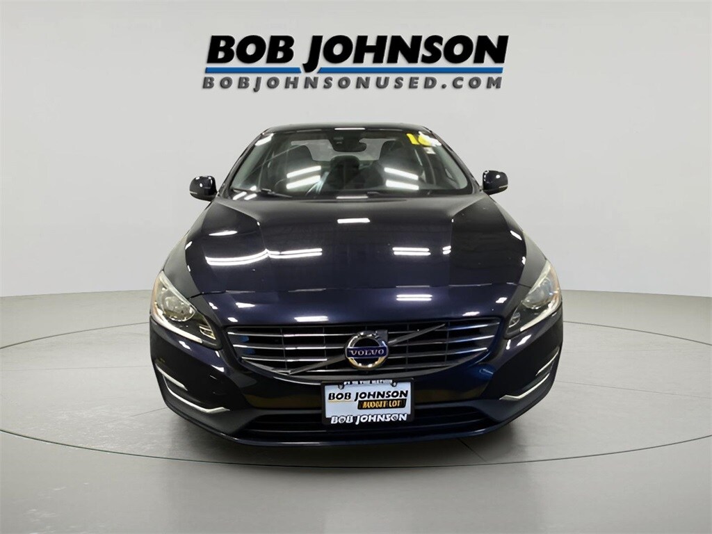 2016 Volvo S60 T5 Drive-E Premier photo 2