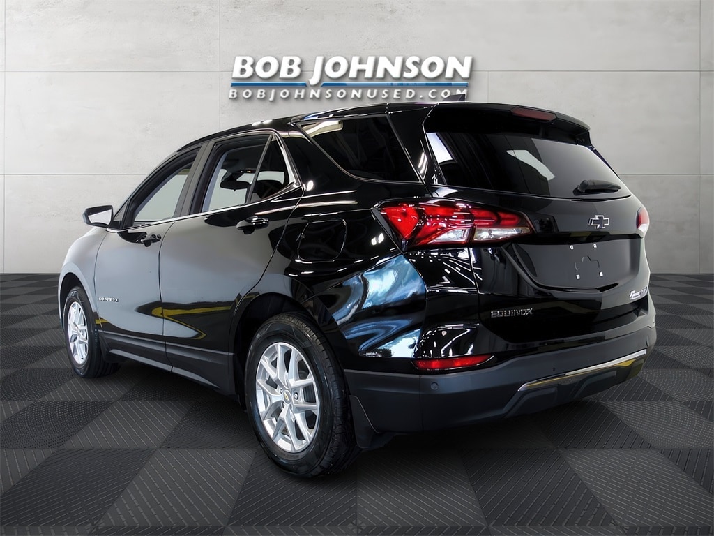 Used 2022 Chevrolet Equinox LT with VIN 3GNAXUEV2NL286656 for sale in Rochester, NY