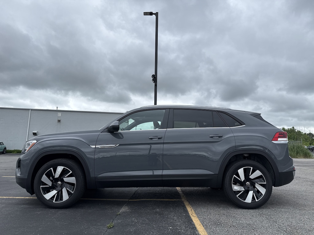 New 2025 Volkswagen Atlas Cross Sport 2.0T SE w/Technology 2.0T SE w/Technology 4MOTION