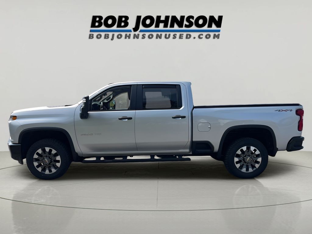2021 Chevrolet Silverado 2500HD Custom photo 4