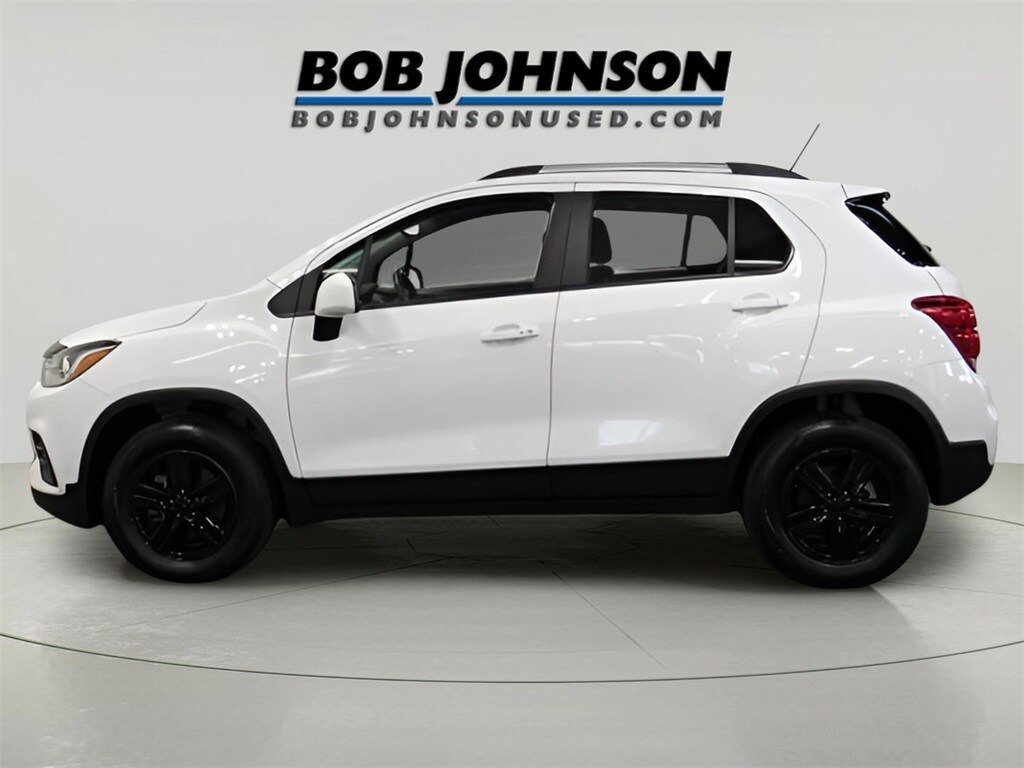 2022 Chevrolet Trax LT photo 3
