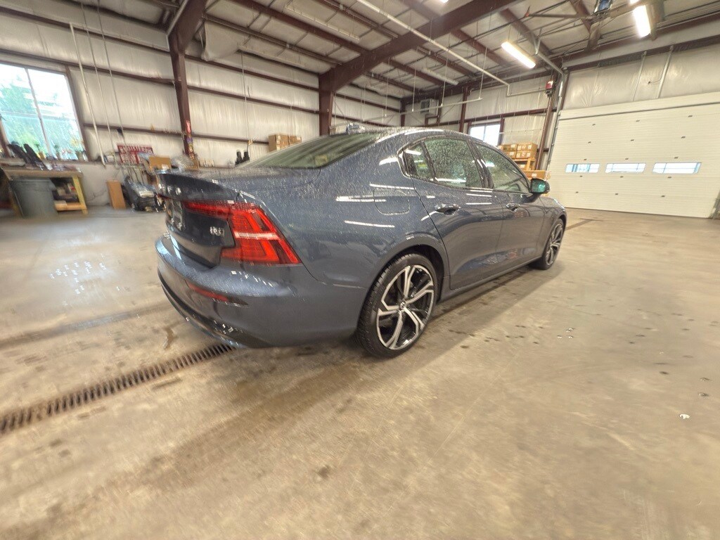 2024 Volvo S60 B5 Core photo 4