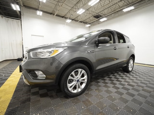 2017 Ford Escape SE photo 2