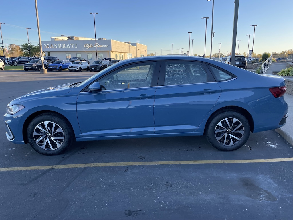New 2025 Volkswagen Jetta S S Auto