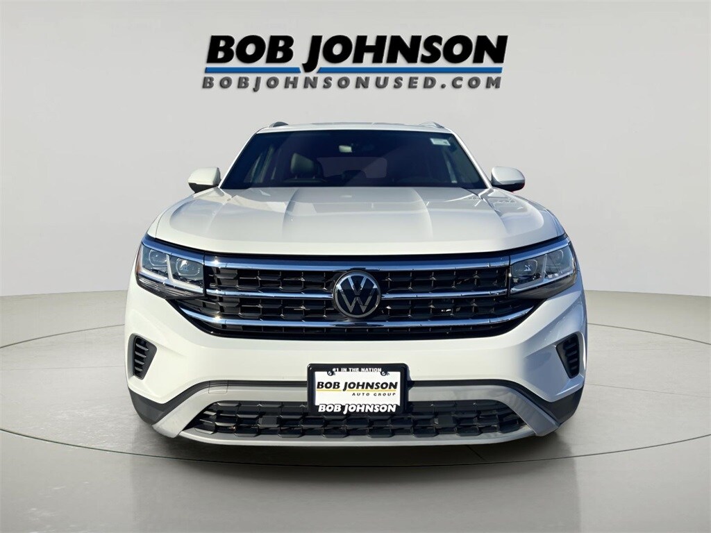 2022 Volkswagen Atlas Cross Sport SE photo 2