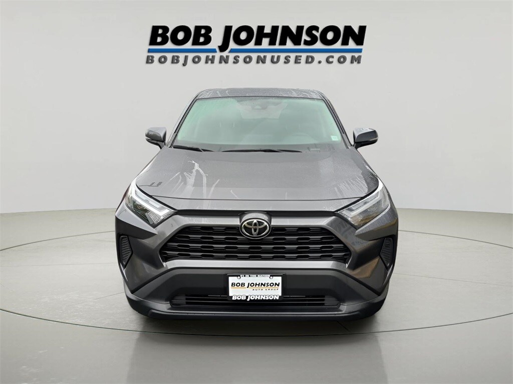 2023 Toyota RAV4 LE photo 2