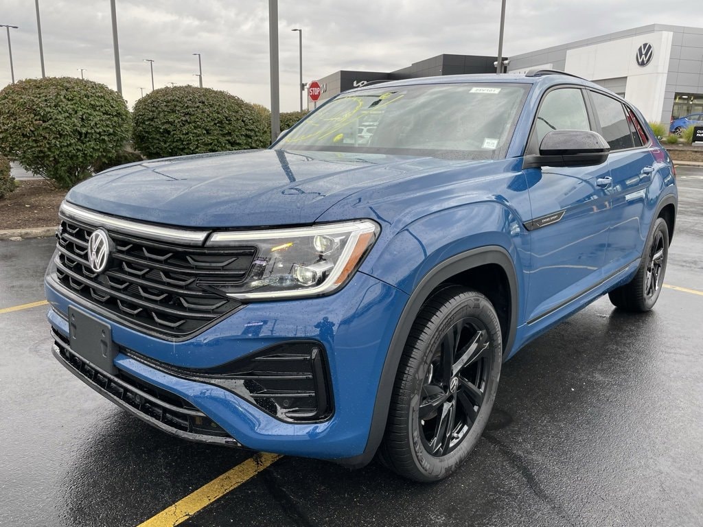 New 2025 Volkswagen Atlas Cross Sport 2.0T SEL R-Line Black 2.0T SEL R-Line Black 4MOTION