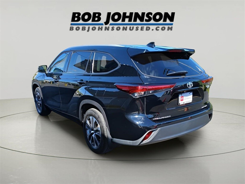 2022 Toyota Highlander XLE photo 4
