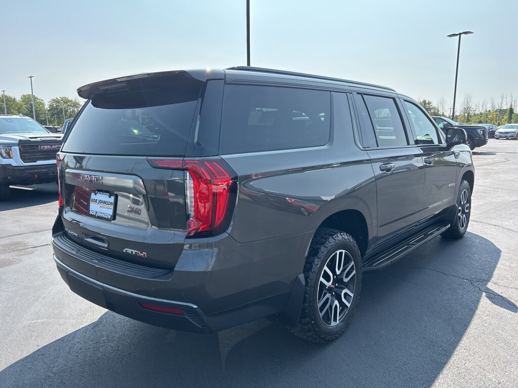 2021 Gmc Yukon XL AT4 photo 3