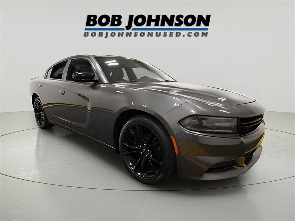 Used 2018 Dodge Charger SXT Sedan