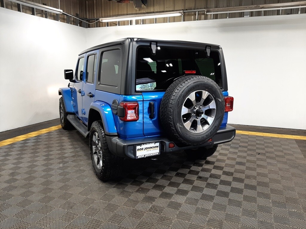 2023 Jeep Wrangler Sahara photo 3