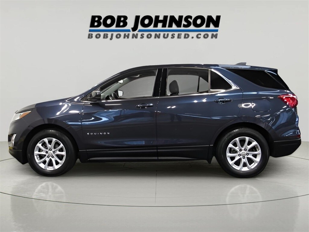 2019 Chevrolet Equinox LT photo 2