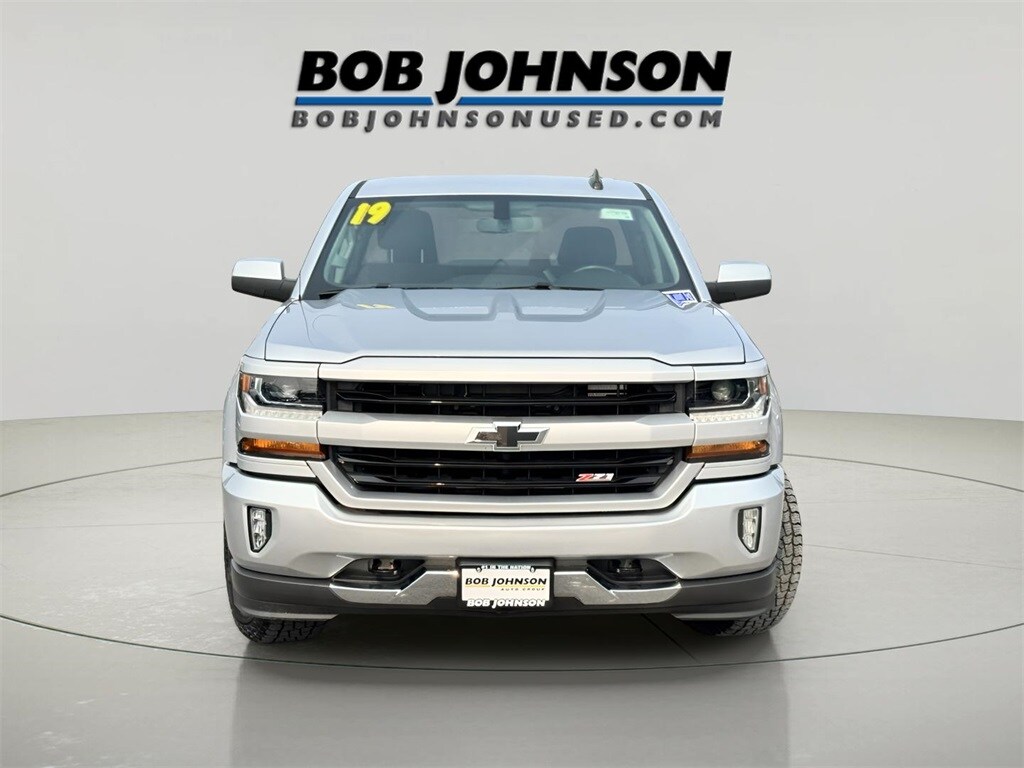 2019 Chevrolet Silverado 1500 LT photo 3