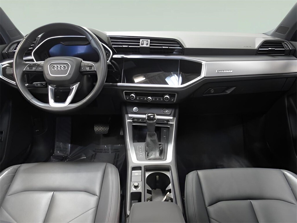 2020 Audi Q3 Premium Plus 45 TFSI photo 2