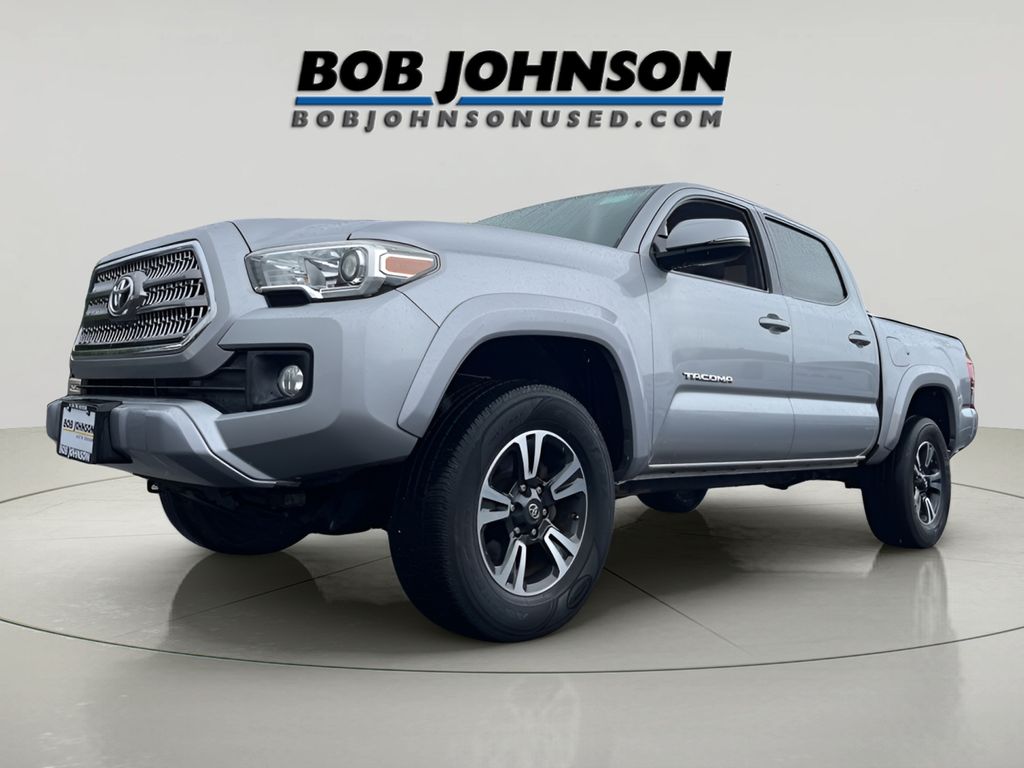 2016 Toyota Tacoma SR5 photo 3