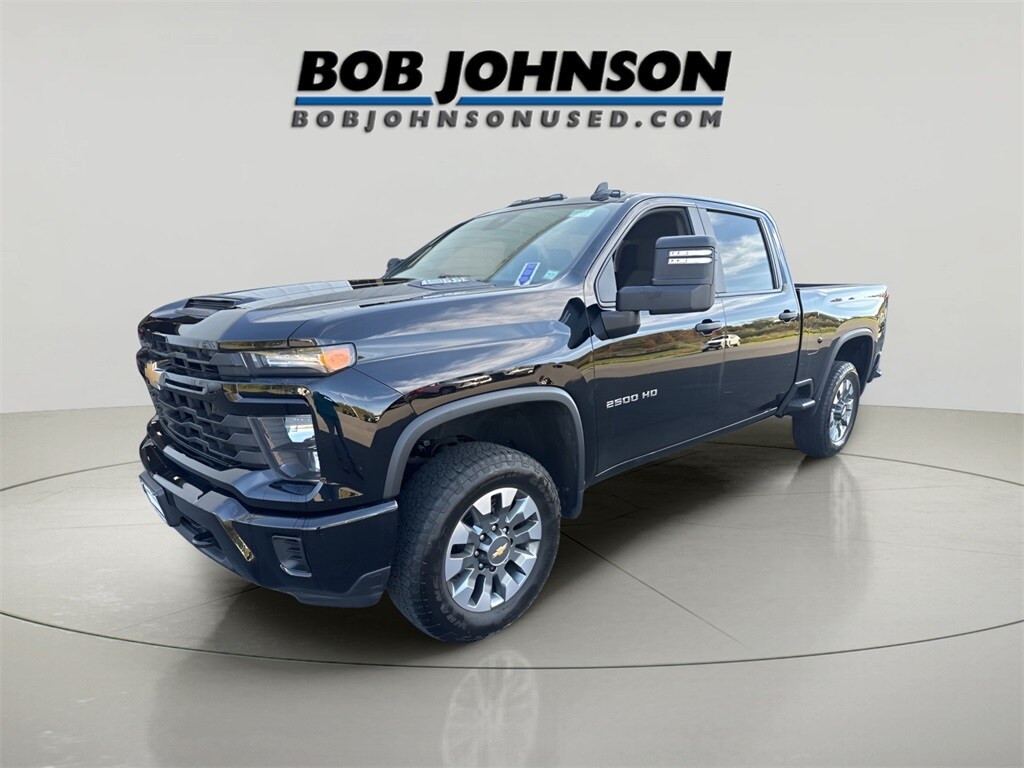 2024 Chevrolet Silverado 2500HD Custom photo 3