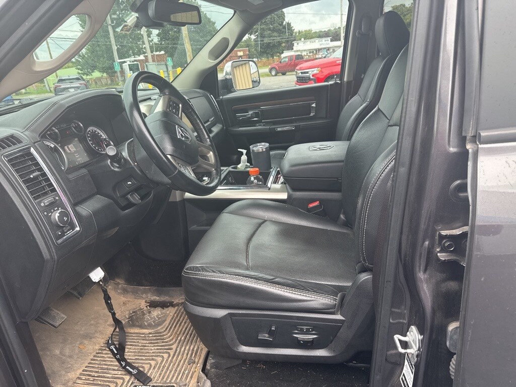 2015 Ram 1500 Laramie photo 4