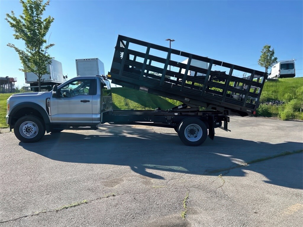 2023 Ford F-600 photo 4