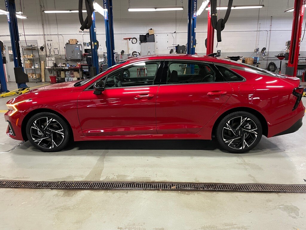 2025 Kia K5 GT-Line photo 3