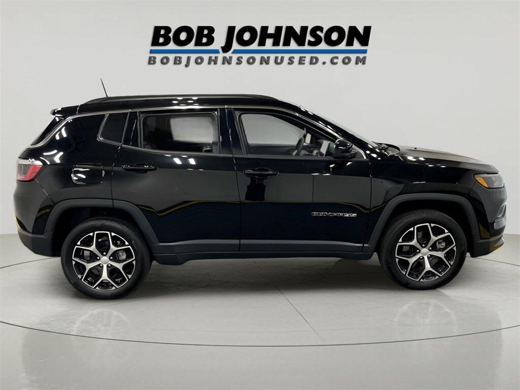 2024 Jeep Compass Limited photo 3
