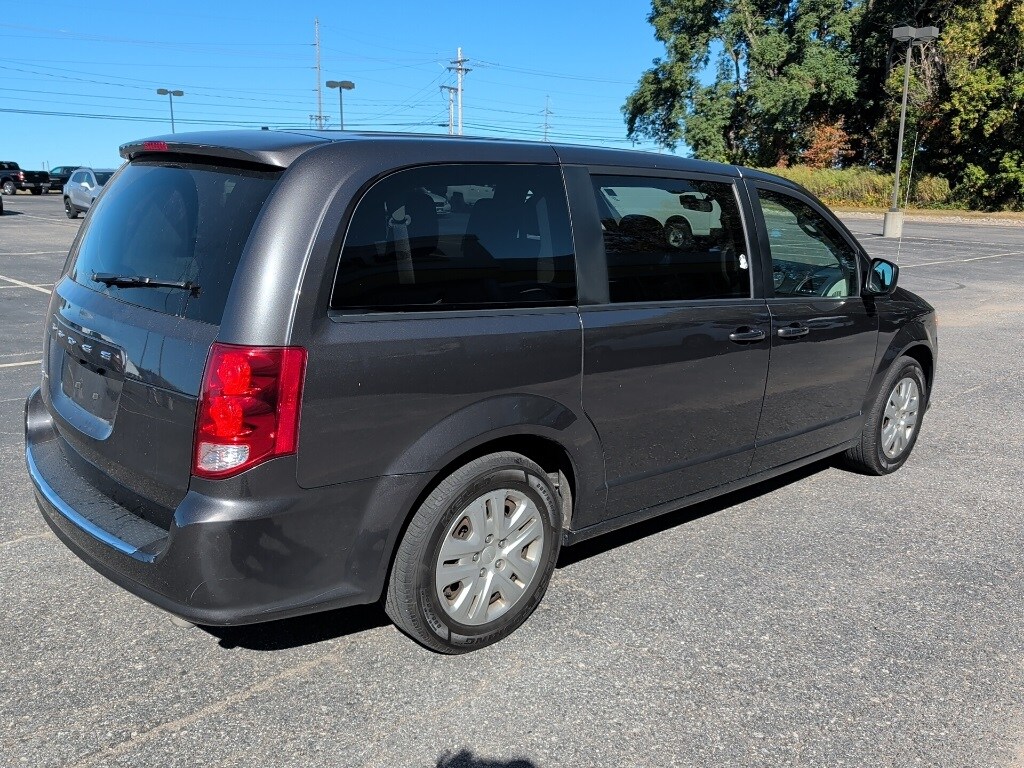 2018 Dodge Grand Caravan SE photo 3