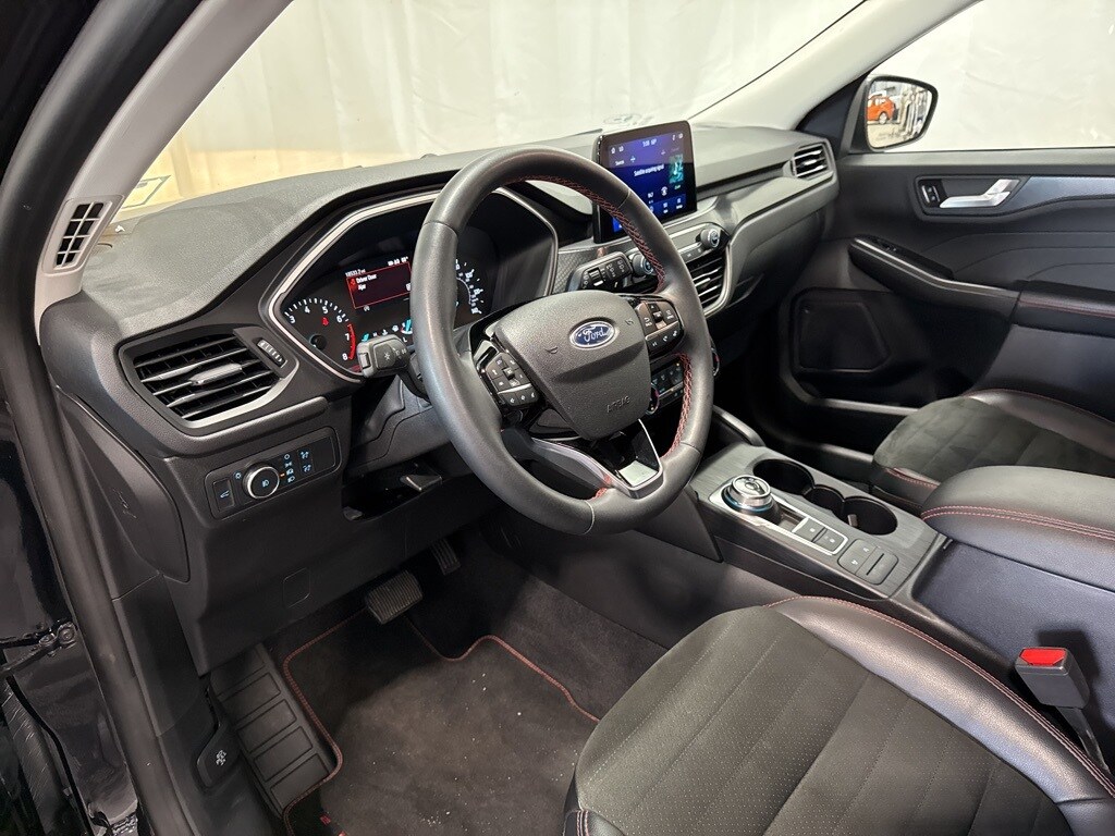2022 Ford Escape SEL photo 2