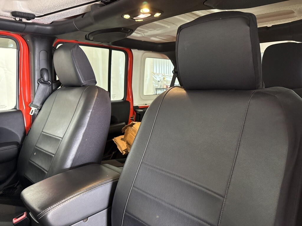 2019 Jeep Wrangler Unlimited Sahara photo 4