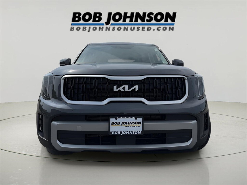 2023 Kia Telluride LX photo 2