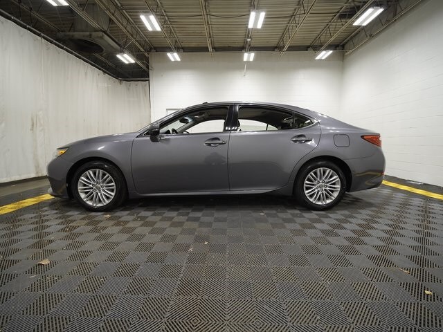 2015 Lexus ES 350 photo 4