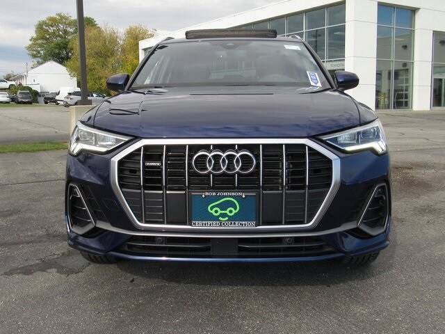 2024 Audi Q3 45 TFSI S line Premium photo 3