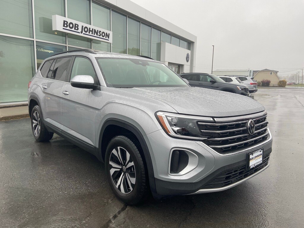 Used 2025 Volkswagen Atlas 2.0T SE SUV