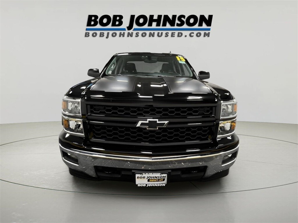 2015 Chevrolet Silverado 1500 LT photo 2