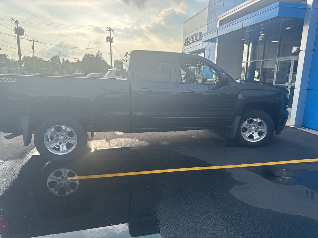 Used 2017 Chevrolet Silverado 1500 LT Truck