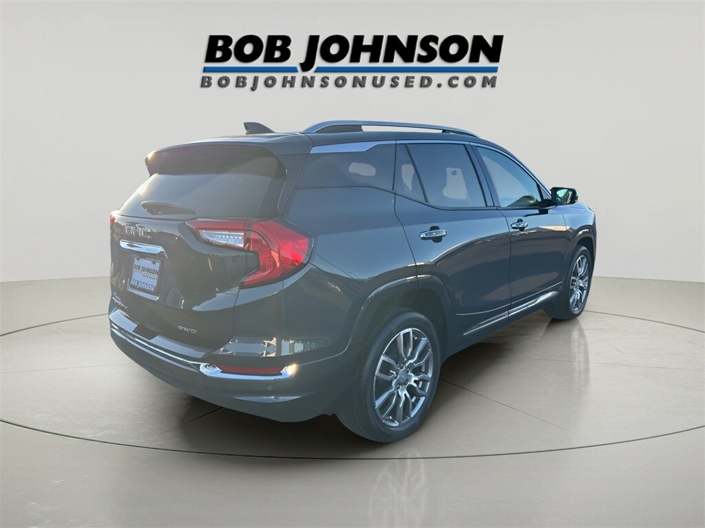 2022 Gmc Terrain Denali photo 3