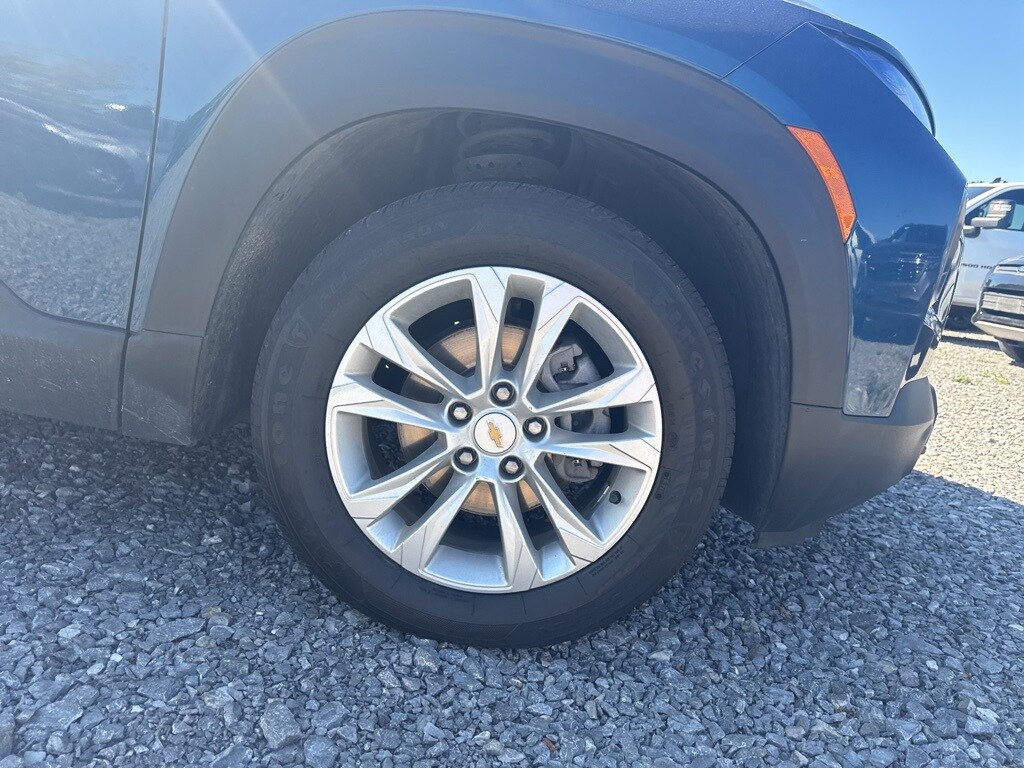 2021 Chevrolet Trailblazer LS photo 2