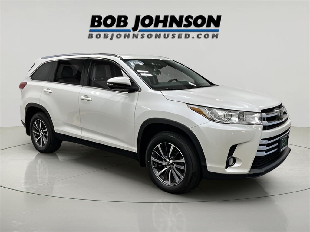 Used 2019 Toyota Highlander SE SUV