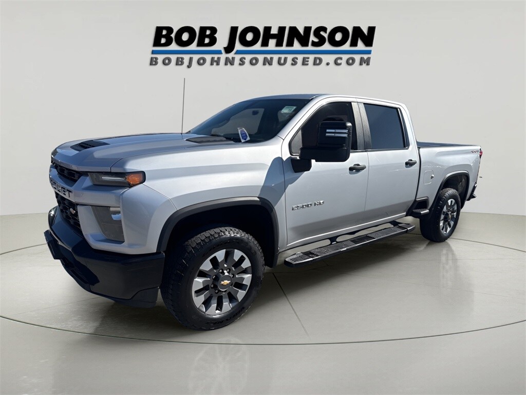 2022 Chevrolet Silverado 2500HD Custom photo 3
