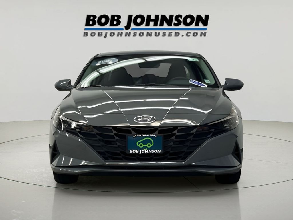 2021 Hyundai Elantra SEL photo 4