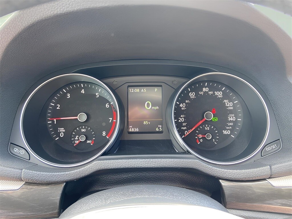 2018 Volkswagen Passat 2.0T SEL Premium photo 4