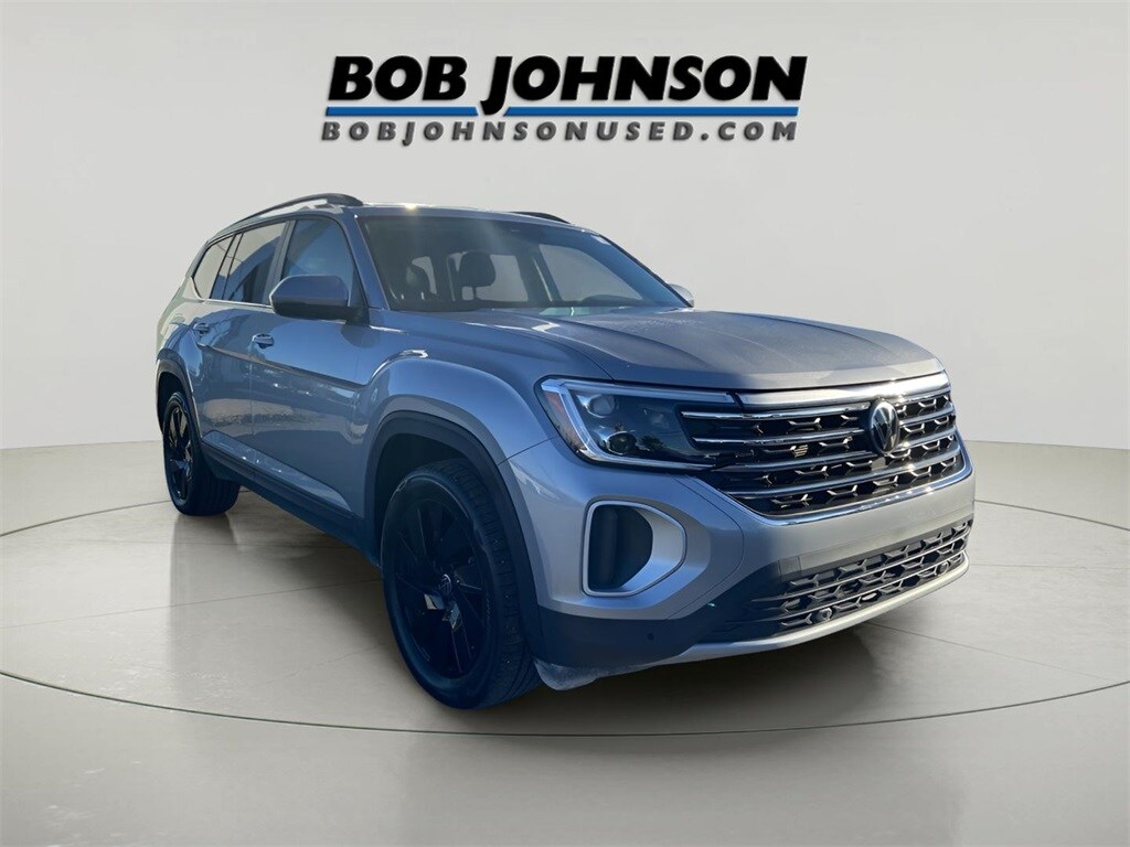 2024 Volkswagen Atlas SE Technology photo 3