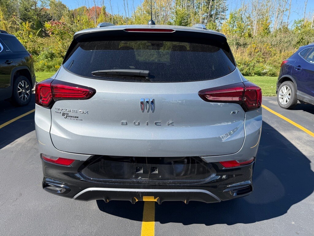 2024 Buick Encore GX Sport Touring photo 3