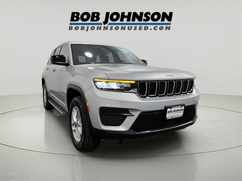 Used 2024 Jeep Grand Cherokee Laredo SUV