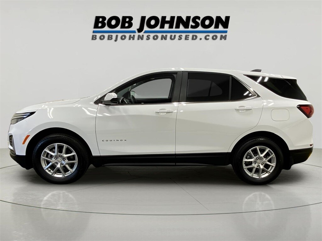 2024 Chevrolet Equinox LT photo 3